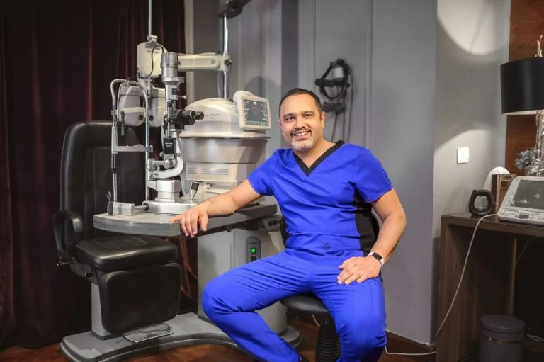 أ.د. أشرف حسن سليمان - أستاذ طب وجراحة العيون