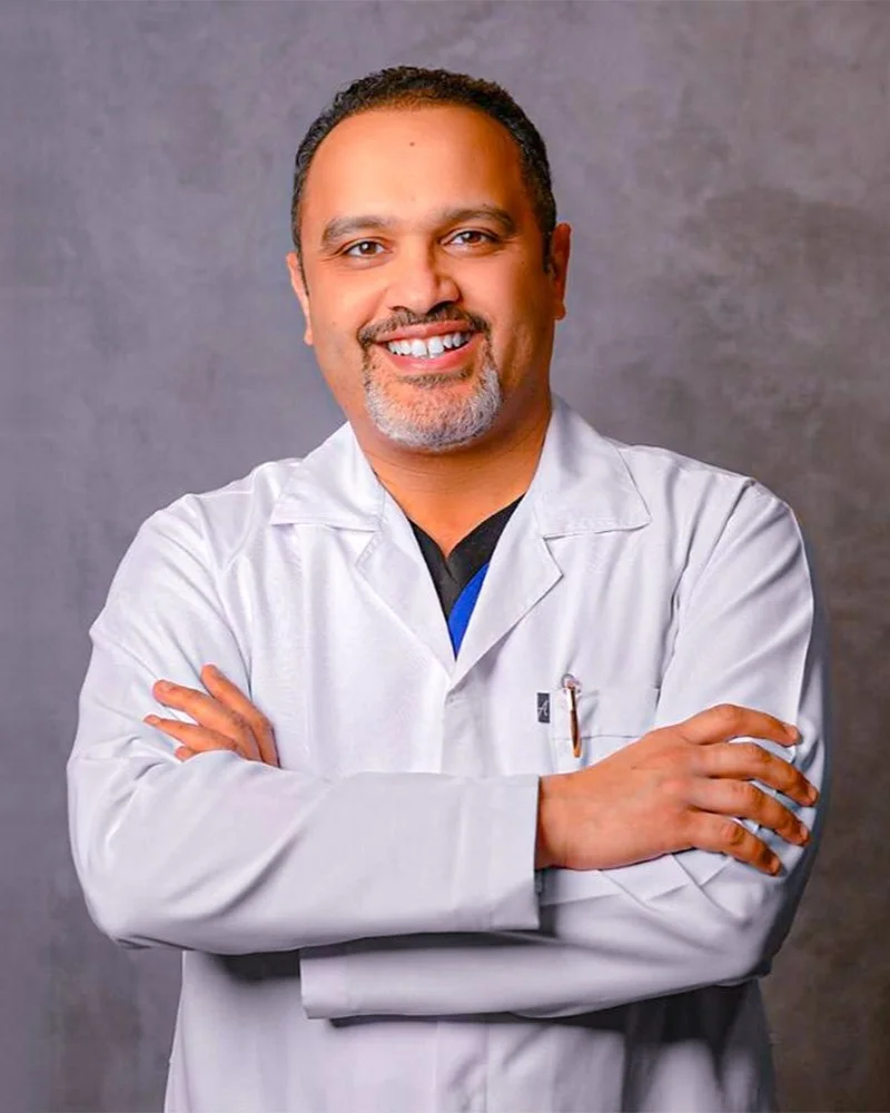 فريق طبي متخصص في العيون